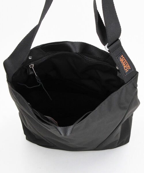MYSTERY RANCH（ミステリーランチ）の「MYSTERY RANCH/ミステリーランチ BINDLE 10（ショルダーバッグ・メンズ・ブラック・ONE SIZE）」の3枚目の写真
