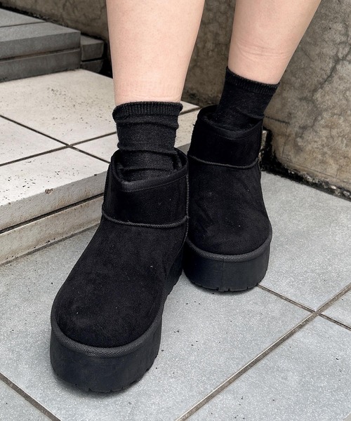 INGNI（イング）の「厚底フェイクムートンブーツ（ブーツ・レディース・ブラック/ブラウン/ベージュ・M/L）」の4枚目の写真