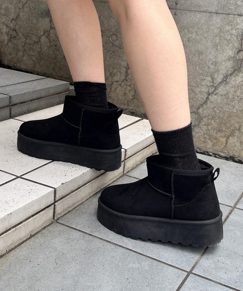 INGNI（イング）の「厚底フェイクムートンブーツ（ブーツ・レディース・ブラック/ブラウン/ベージュ・M/L）」の6枚目の写真