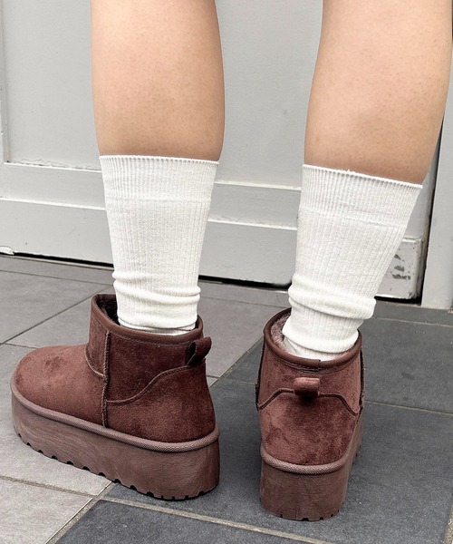 INGNI（イング）の「厚底フェイクムートンブーツ（ブーツ・レディース・ブラック/ブラウン/ベージュ・M/L）」の13枚目の写真