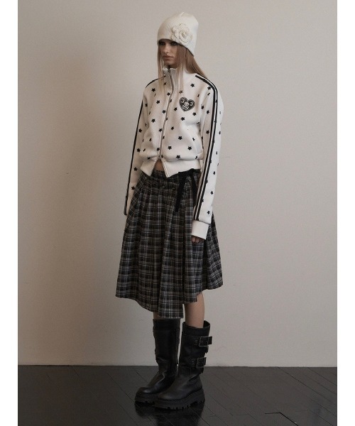SETUPEXE(セットアップイーエックスイー)の「A'GEM/9 × .kom 『SETUPEXE/セットアップイーエックスイー』 STAR SPORTY ZIP-UP/ハートワッペン スタートラックジャケット(その他アウター・レディース・ブラック/オフホワイト・FREE)」の6枚目の写真
