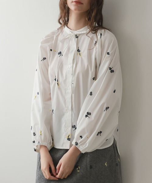 DONOBAN（ドノバン）の「フローレットブラウス（シャツ/ブラウス・レディース・ブラック/ホワイト・ONE SIZE）」の6枚目の写真