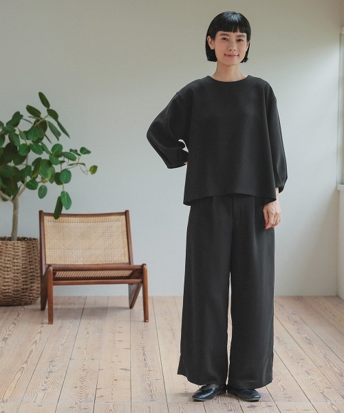 Neina(ネイナ)の「洗える防しわ バックリボンブラウス+ワイドパンツセットアップスーツ<大きいサイズ有>〔Neina〕(スーツセット・レディース・ブラック・M/L/LL/3L)」の16枚目の写真