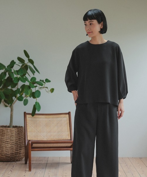 Neina(ネイナ)の「洗える防しわ バックリボンブラウス+ワイドパンツセットアップスーツ<大きいサイズ有>〔Neina〕(スーツセット・レディース・ブラック・M/L/LL/3L)」の18枚目の写真