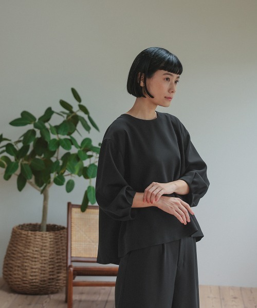 Neina(ネイナ)の「洗える防しわ バックリボンブラウス+ワイドパンツセットアップスーツ<大きいサイズ有>〔Neina〕(スーツセット・レディース・ブラック・M/L/LL/3L)」の13枚目の写真