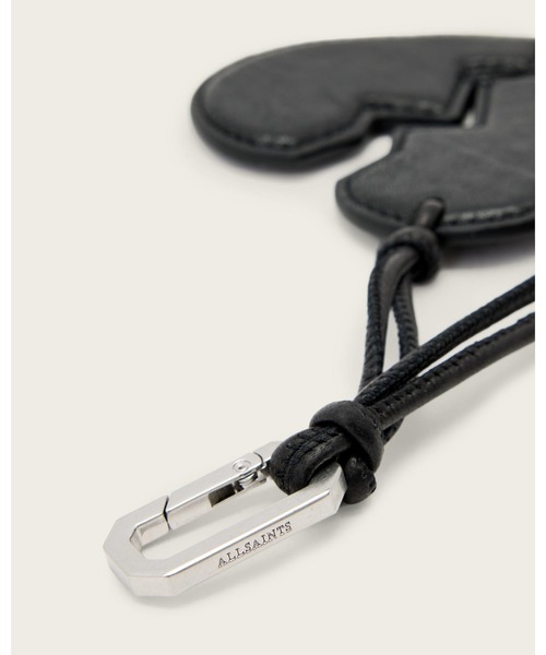 ALLSAINTS（オールセインツ）の「BROKEN HEART LEATHER KEYRING | ブロークン ハート レザー キーリング（キーホルダー・レディース・ブラック・ONE SIZE）」の2枚目の写真