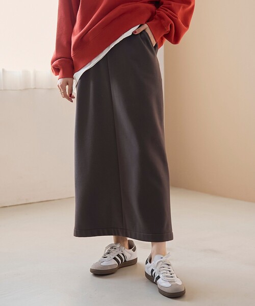 coen（コーエン）の「【REVERSE WARM】あったかナロースウェットスカート（WEB限定サイズあり）（スカート・レディース・ナチュラル/ブラック/ダークブラウン/ダークグレー・M/L/XL）」の3枚目の写真