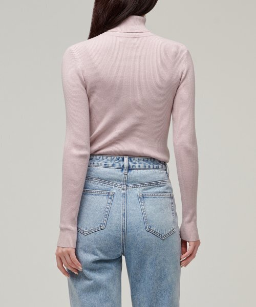 MUSINSA STANDARD WOMAN（ムシンサスタンダードウーマン）の「レディースリブ編みスリムタートルネックニット[ライラック]（ニット/セーター・レディース・その他・MEDIUM/X-SMALL/SMALL/LARGE）」の8枚目の写真