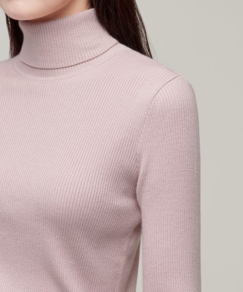 MUSINSA STANDARD WOMAN（ムシンサスタンダードウーマン）の「レディースリブ編みスリムタートルネックニット[ライラック]（ニット/セーター・レディース・その他・MEDIUM/X-SMALL/SMALL/LARGE）」の3枚目の写真