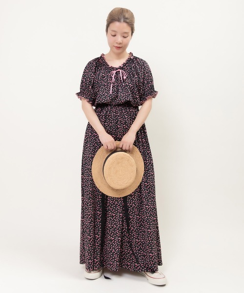 Dot＆Stripes CHILD WOMAN（ドットアンドストライプス　チャイルドウーマン）の「ポンチsmall roseプリント パフスリーブワンピース（ワンピース・レディース・ブラック/ネイビー・FREE）」の16枚目の写真