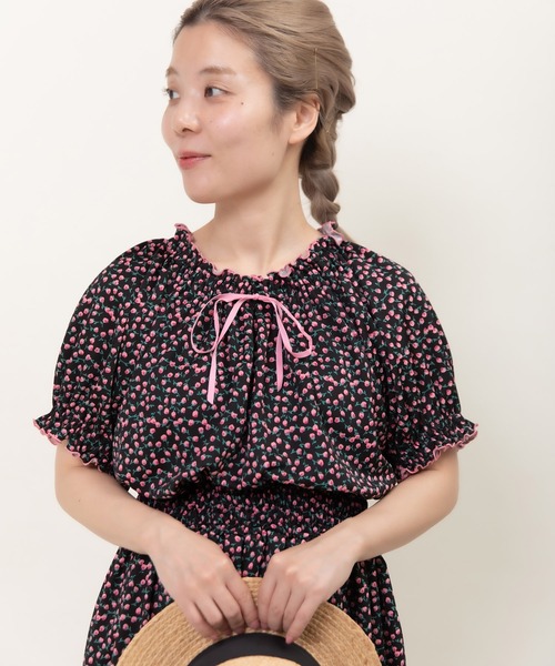 Dot＆Stripes CHILD WOMAN（ドットアンドストライプス　チャイルドウーマン）の「ポンチsmall roseプリント パフスリーブワンピース（ワンピース・レディース・ブラック/ネイビー・FREE）」の19枚目の写真