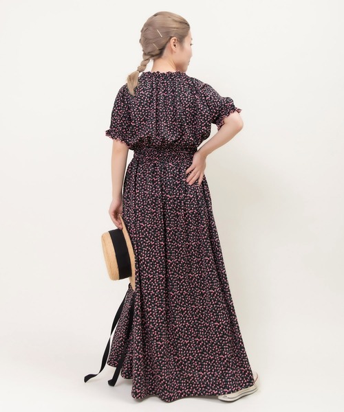 Dot＆Stripes CHILD WOMAN（ドットアンドストライプス　チャイルドウーマン）の「ポンチsmall roseプリント パフスリーブワンピース（ワンピース・レディース・ブラック/ネイビー・FREE）」の18枚目の写真