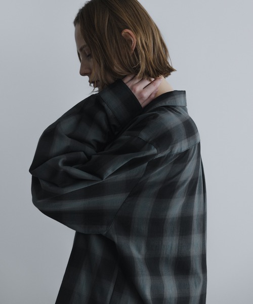 remer(リメール)の「ルーズベーシッククロップドシャツ(モダンチェック柄)/ Loose Basic Cropped Shirt - Modern Check(シャツ/ブラウス・メンズ・ネイビー/モスグリーン・LARGE/MEDIUM/SMALL/X-SMALL)」の13枚目の写真
