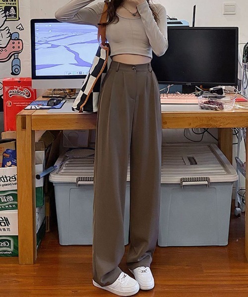 SallyLunn(サリーラン)の「ストレートスラックスパンツ(スラックス・レディース・ベージュ/ホワイト/ブラック/グレー・LARGE/MEDIUM)」の9枚目の写真