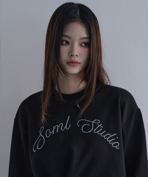 5OML(オーオーエムエル)の「レタリングホットフィックススウェットシャツブラック(スウェット・レディース・ブラック・FREE)」の3枚目の写真