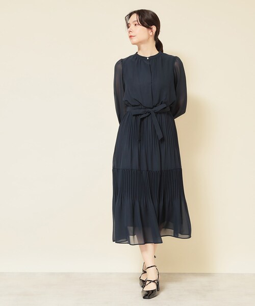 Sunauna(スーナウーナ)の「【S~Lサイズ/セレモニーにも】プリーツワンピース(ワンピース・レディース・ブルー/ネイビー・36/38/40)」の9枚目の写真