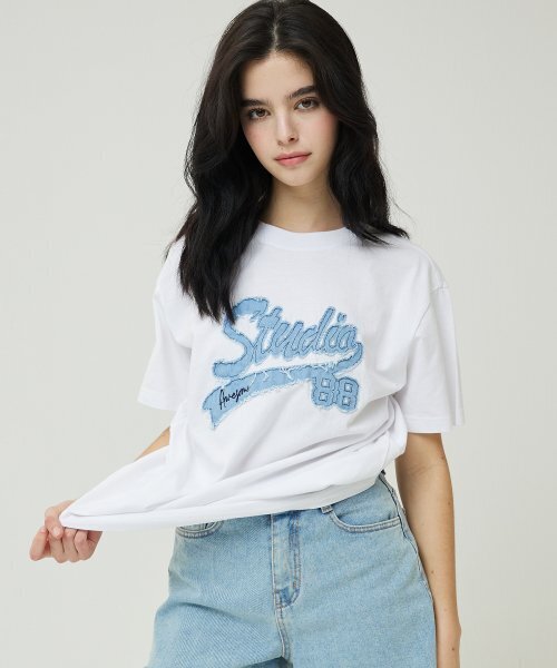 AWESOME STUDIO(オーサムスタジオ)の「スタジオデニムパッチ半袖Tシャツホワイト(Tシャツ/カットソー・レディース・その他・FREE)」の3枚目の写真