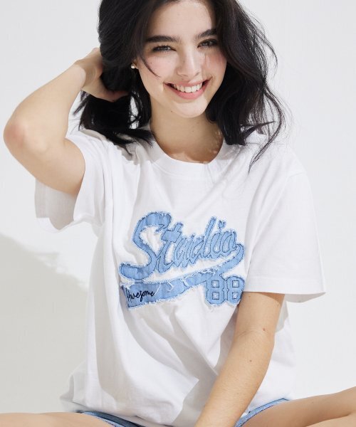 AWESOME STUDIO(オーサムスタジオ)の「スタジオデニムパッチ半袖Tシャツホワイト(Tシャツ/カットソー・レディース・その他・FREE)」の6枚目の写真