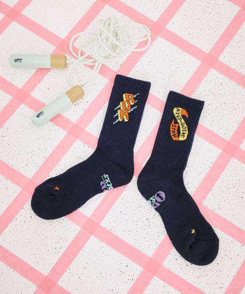 ODDSOCKS（オッドソックス）の「[ギフトセット]クールマックスランニングクルーソックスB 4個入り - マラソンソックス（スポーツグッズ・レディース・その他・M（23.5cm～25.5cm）/L(25.5~29cm)）」の4枚目の写真
