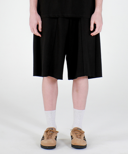 ESN(イーエスエヌ)の「カットオフバミューダスウェットショーツブラック(その他パンツ・メンズ・その他・LARGE/MEDIUM)」の4枚目の写真