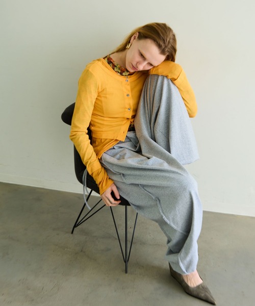 MAISON SPECIAL（メゾンスペシャル）の「【PRE-ORDER】2WAY Neck Bicolor Comfort Top/2WAYネックバイカラーコンフィートップ（その他トップス・レディース・ライトグレー/イエロー/オレンジ/ブラック・FREE）」の4枚目の写真