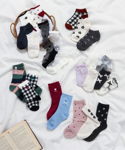 apres les cours(アプレレクール)の「リボン編み柄ショートソックス(ソックス/靴下・キッズ・サーモンピンク/アイボリー/ネイビー・21/18/15 /12)」の6枚目の写真