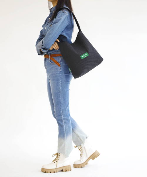 GREEN STUFF（グリーンスタッフ）の「seem full bag 62 - soft quilting black（ショルダーバッグ・レディース・その他・FREE）」の6枚目の写真