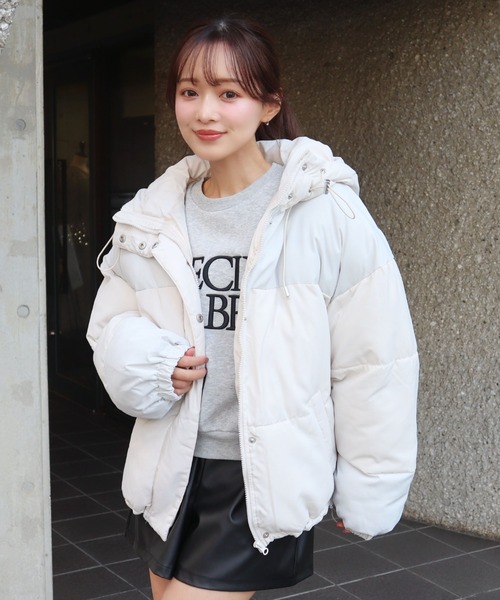 CECIL McBEE（セシルマクビー）の「配色ファイバーダウンジャケット（ダウンジャケット/コート・レディース・アイボリー/ブラック/ライトグレー・MEDIUM/LARGE）」の16枚目の写真