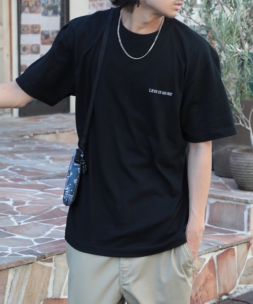 MAISON CLUB(メゾンクラブ)の「【MAISON CLUB】ワンポイント刺繍Basic Tee LESS IS MORE(Tシャツ/カットソー・メンズ・ブラック/グレー/ネイビー/ホワイト/グリーン・XL/M/L)」の3枚目の写真