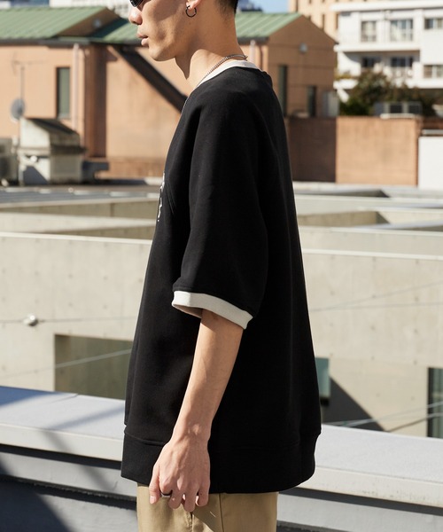 PLEASURES(プレジャー)の「PLEASURES/プレジャーズ オールドイングリッシュブランドロゴ ラグランスリーブ リンガースウェット 秋 秋服 2026年秋冬(Tシャツ/カットソー・メンズ・ブラック・L/XL)」の7枚目の写真