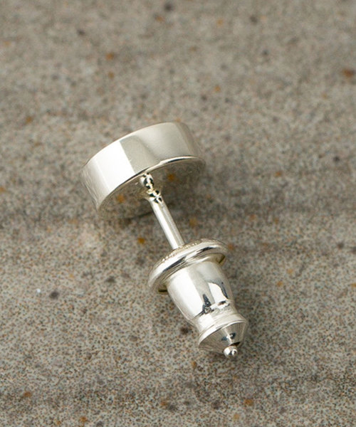 UNITED TOKYO（ユナイテッドトウキョウ）の「シルバードットピアスS（ピアス（片耳用）・メンズ・シルバー・FREE）」の5枚目の写真