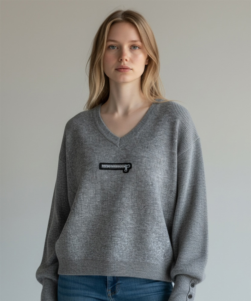 BORN SLIPPY(ボーンスリッピー)の「Muted Zip V-Neck Knit (Gray)(ニット/セーター・レディース・その他・FREE)」の1枚目の写真