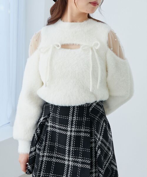 MAJESTIC LEGON（マジェスティックレゴン）の「デコルテオープンシアーショルダーニット（ニット/セーター・レディース・アイボリー/ピンク/ライトグリーン/ライトグレー・MEDIUM）」の9枚目の写真