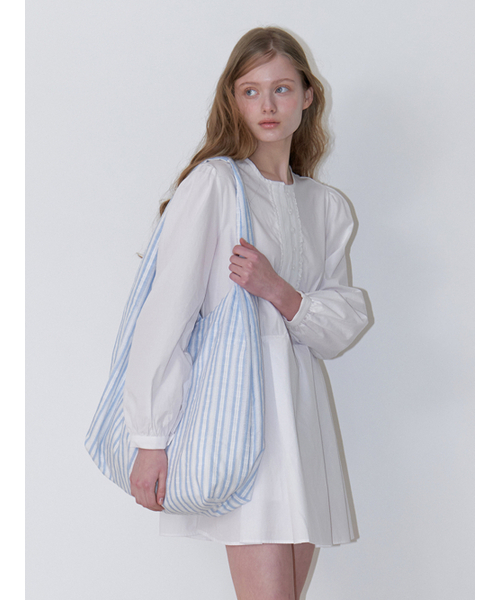KINDABABY(カインダベイビー)の「lace stripe oversized bag - blue(エコバッグ/サブバッグ・レディース・スカイブルー・FREE)」の1枚目の写真