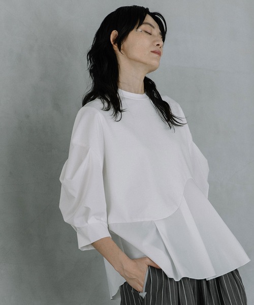 MARECHAL TERRE(マルシャルテル)の「カーブデザインAライントップス(Tシャツ/カットソー・レディース・オフホワイト/ネイビー/ベージュ/ブラック・MEDIUM)」の2枚目の写真