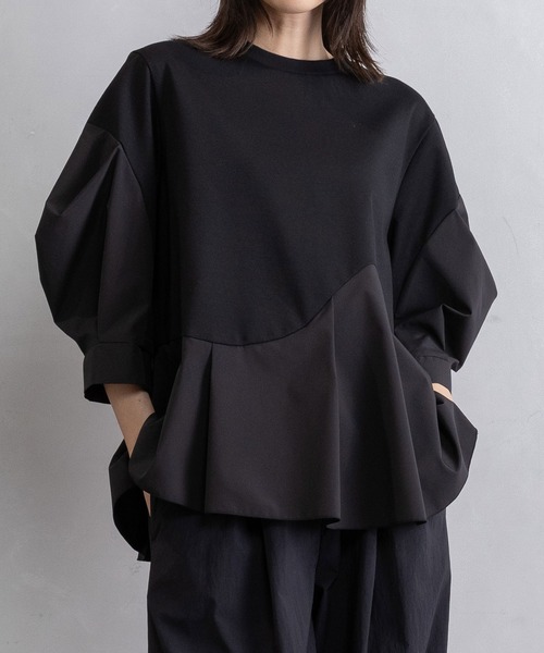 MARECHAL TERRE(マルシャルテル)の「カーブデザインAライントップス(Tシャツ/カットソー・レディース・オフホワイト/ネイビー/ベージュ/ブラック・MEDIUM)」の3枚目の写真