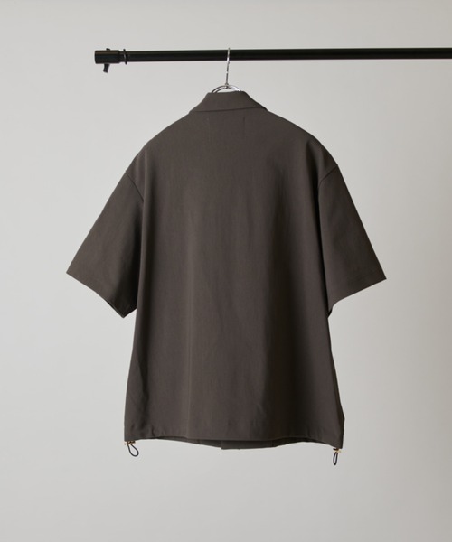 CULLNI(クルニ)の「【CULLNI exclusive for Lui's】半袖コーチシャツブルゾン(シャツ/ブラウス・メンズ・ネイビー/ブラック/チャコールグレー・2/1)」の8枚目の写真