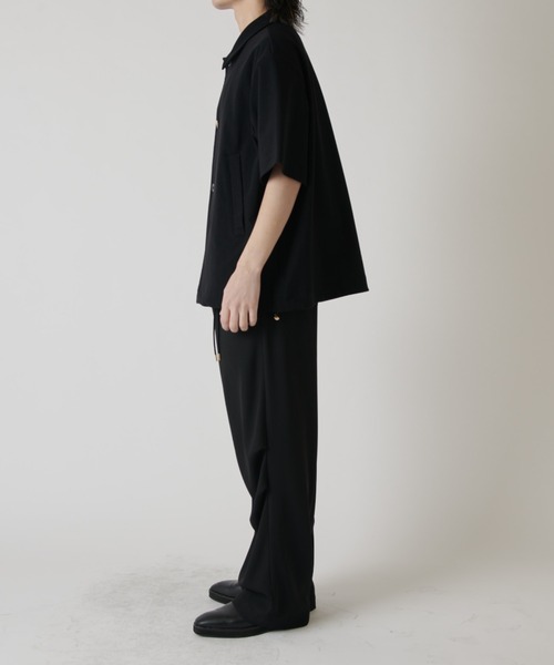 CULLNI(クルニ)の「【CULLNI exclusive for Lui's】半袖コーチシャツブルゾン(シャツ/ブラウス・メンズ・ネイビー/ブラック/チャコールグレー・2/1)」の21枚目の写真