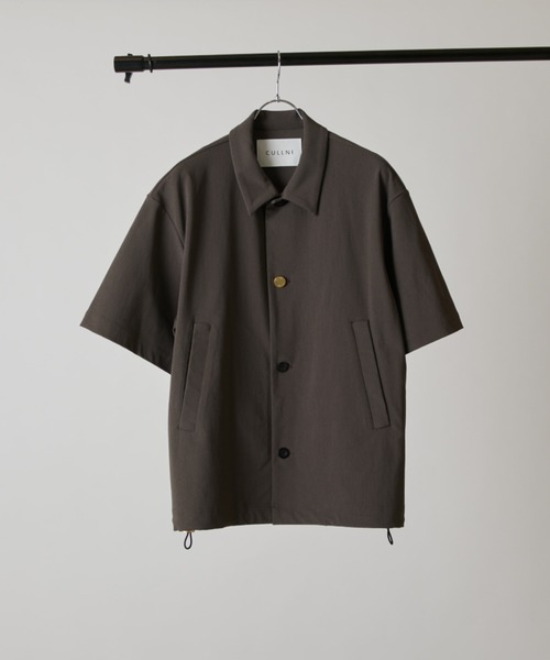 CULLNI(クルニ)の「【CULLNI exclusive for Lui's】半袖コーチシャツブルゾン(シャツ/ブラウス・メンズ・ネイビー/ブラック/チャコールグレー・2/1)」の7枚目の写真