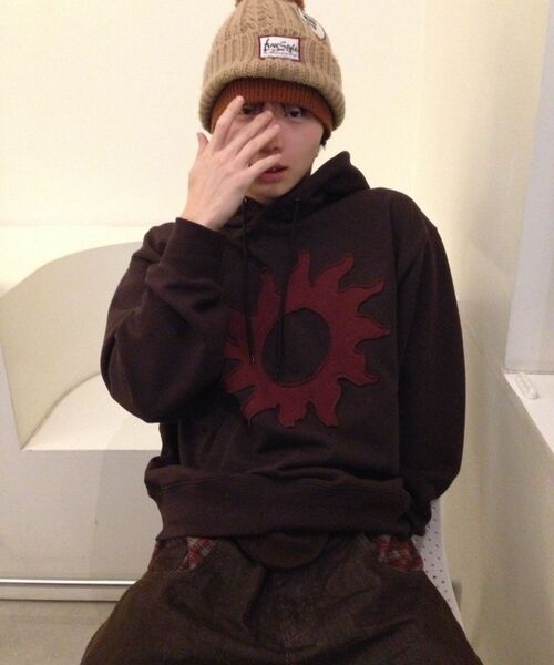 S'EST(エスイーエスティー)の「Solaris Applique Hoodie Brown(パーカー・メンズ・その他・SMALL/MEDIUM/LARGE)」の7枚目の写真