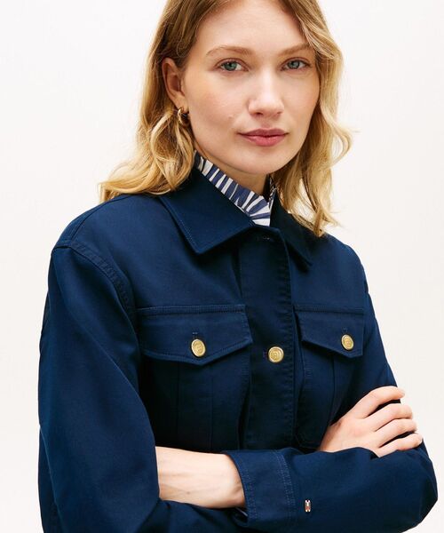 TOMMY HILFIGER(トミーヒルフィガー)の「コットンゴールドボタンフィールドジャケット(テーラードジャケット・レディース・マルチ・X-SMALL/SMALL/MEDIUM)」の2枚目の写真