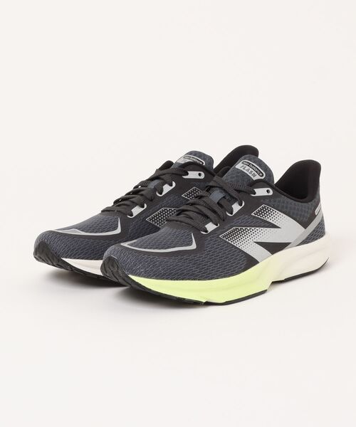 NEW BALANCE(ニューバランス)の「《New Balance》MFLSH(スニーカー・メンズ・ダークグレー/ホワイト系その他/ブラック×ホワイト・25.5cm/26.0cm/26.5cm/27.0cm/27.5cm/28.0cm/25.0cm)」の1枚目の写真