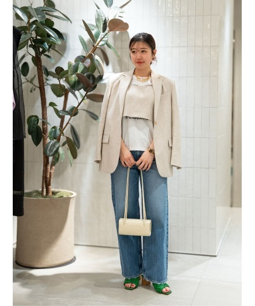 allureville(アルアバイル)の「シャークスキンショートジレ(ベスト・レディース・ベージュ/オフホワイト/ブラック・2)」の5枚目の写真