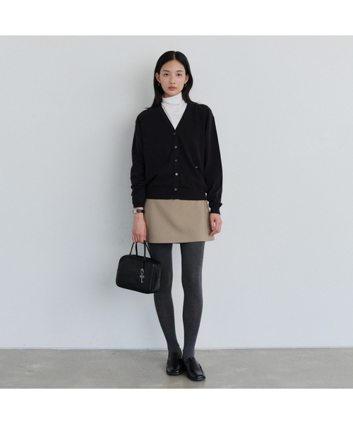 URAGO（ユラーゴ）の「Washable V-neck cardigan（カーディガン/ボレロ・レディース・チャコールグレー/イエロー/ミント/ネイビー/ベージュ/オートミール・FREE）」の5枚目の写真