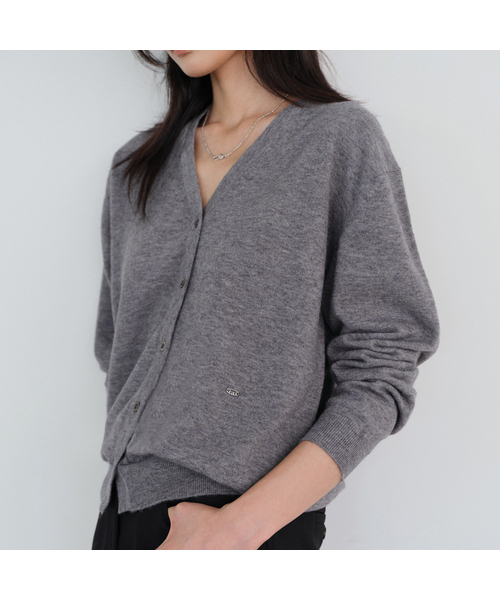 URAGO（ユラーゴ）の「Washable V-neck cardigan（カーディガン/ボレロ・レディース・チャコールグレー/イエロー/ミント/ネイビー/ベージュ/オートミール・FREE）」の2枚目の写真