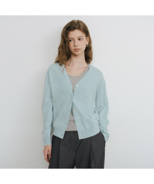 URAGO（ユラーゴ）の「Washable V-neck cardigan（カーディガン/ボレロ・レディース・チャコールグレー/イエロー/ミント/ネイビー/ベージュ/オートミール・FREE）」の4枚目の写真