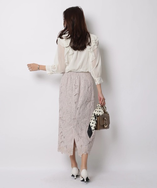 JUSGLITTY（ジャスグリッティー）の「ボウタイフリルショートブラウス（シャツ/ブラウス・レディース・オフホワイト/ピンクベージュ/ライトブルー/ネイビー・2/1）」の5枚目の写真