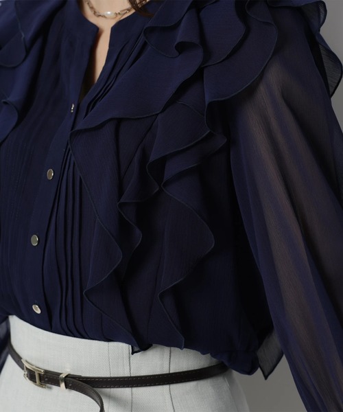 JUSGLITTY（ジャスグリッティー）の「ボウタイフリルショートブラウス（シャツ/ブラウス・レディース・オフホワイト/ピンクベージュ/ライトブルー/ネイビー・2/1）」の15枚目の写真