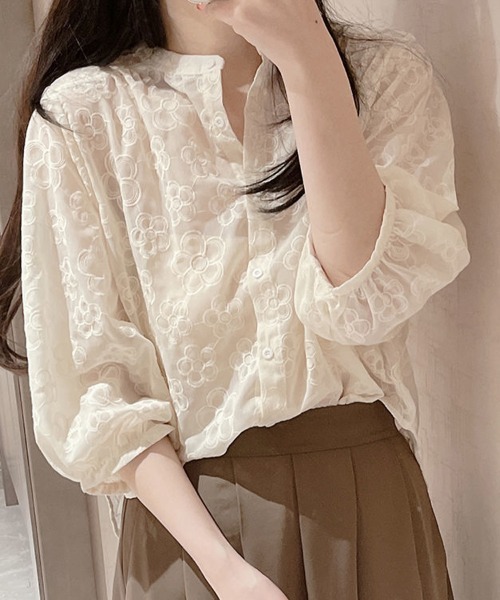 SallyLunn(サリーラン)の「フラワー刺繍シアーブラウス(シャツ/ブラウス・レディース・アイボリー・LARGE/MEDIUM)」の6枚目の写真