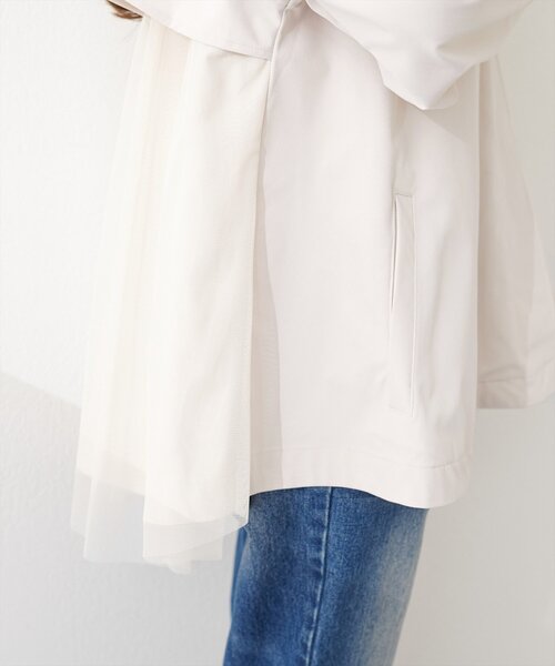 natural couture（ナチュラルクチュール）の「バックチュールペプラムマウンテンパーカージャケット（マウンテンパーカー・レディース・ブラック/アイボリー/ベージュ・FREE）」の5枚目の写真